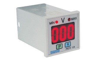RD Serisi 8 Pin'li 230VAC 1CO 5A (rezistif) Dijital Voltmetre Panelmetre